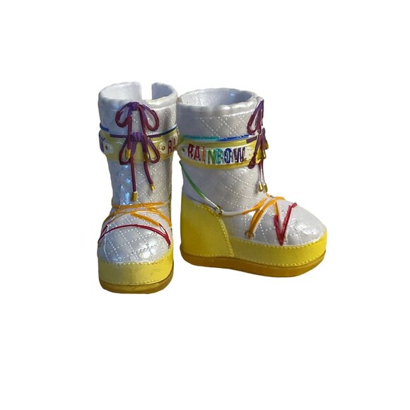 Rainbow High Winter Break Sunny Madison Replacement Shoes Snow Boots Rainbow - Picture 2 of 7